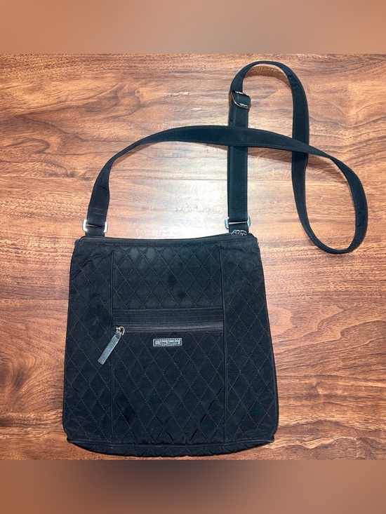 Vera Bradley Handbags - Vera Bradley Black Quilted Shoulder Crossbody